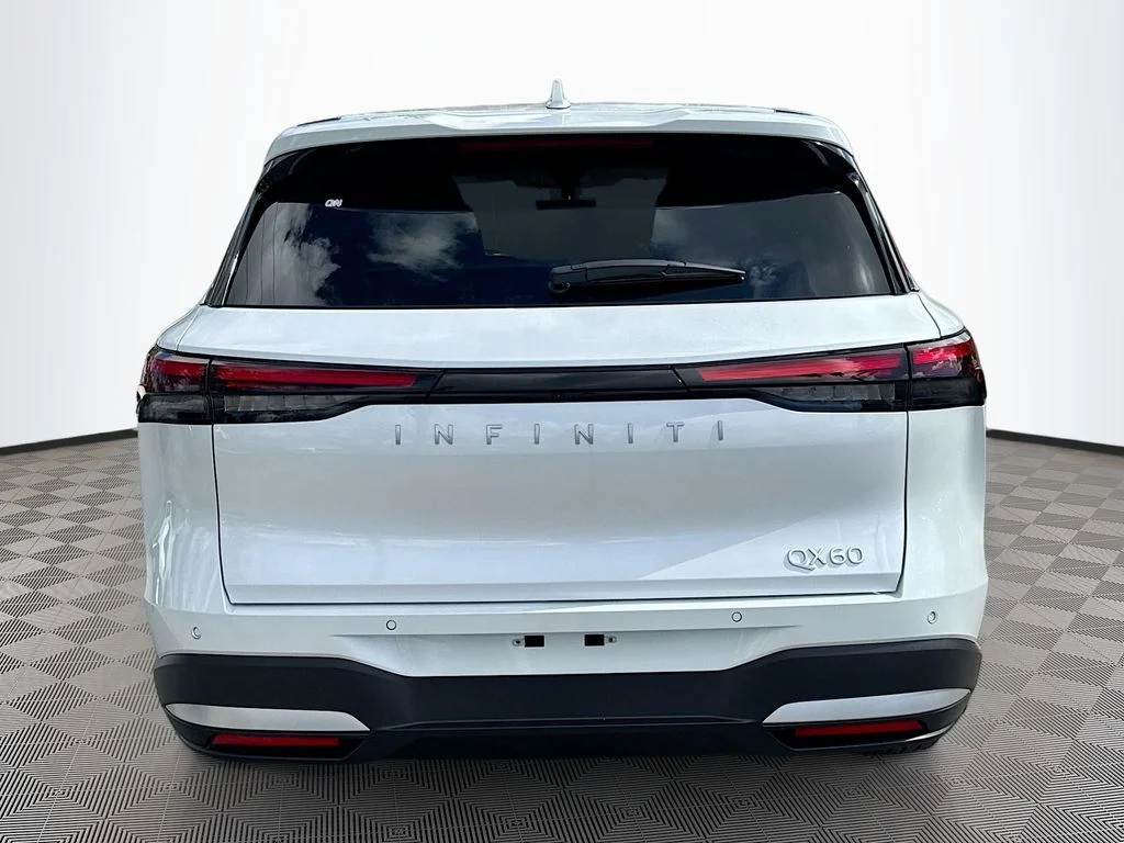 New 2027 RADIANT WHITE INFINITI Pure FWD image 6
