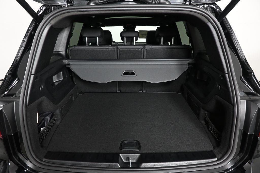 New 2026 Night Black Mercedes-Benz GLB 250 image 31