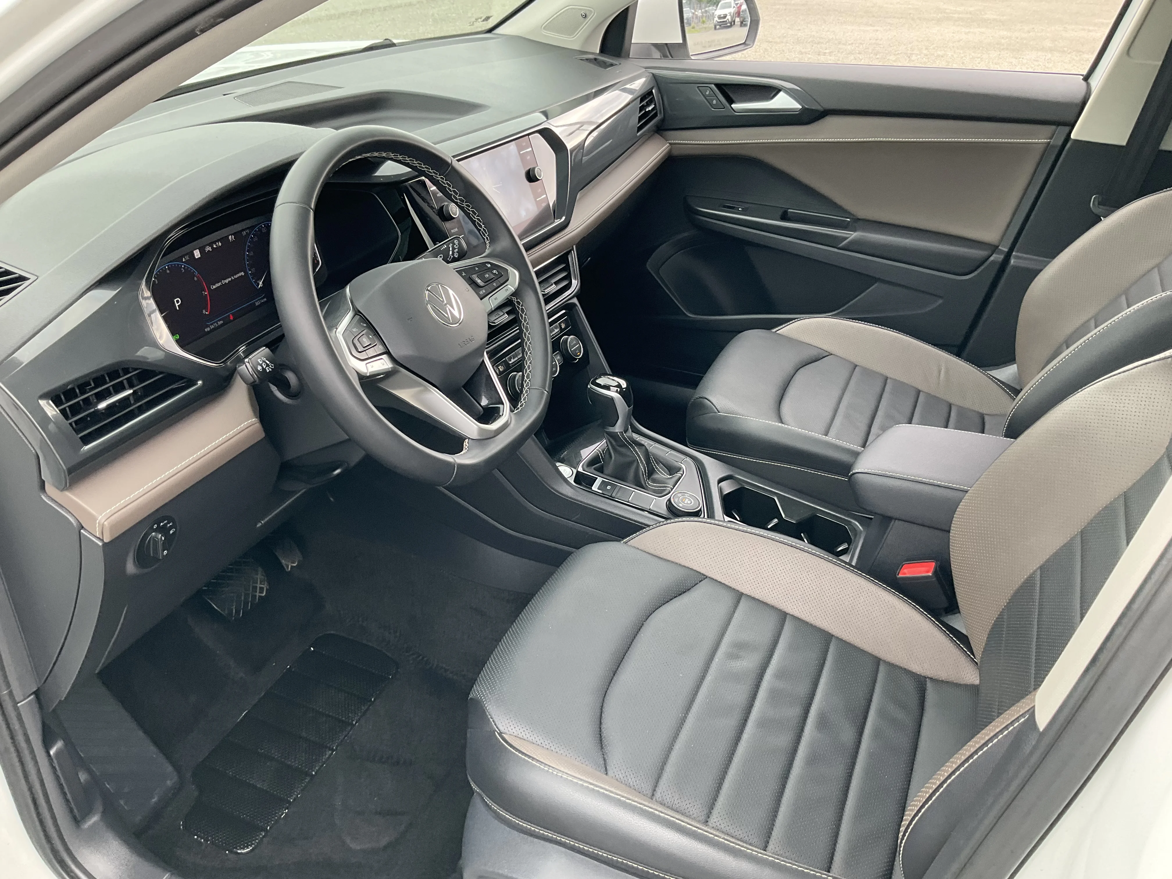 Used 2022 Pure White Volkswagen SEL image 5