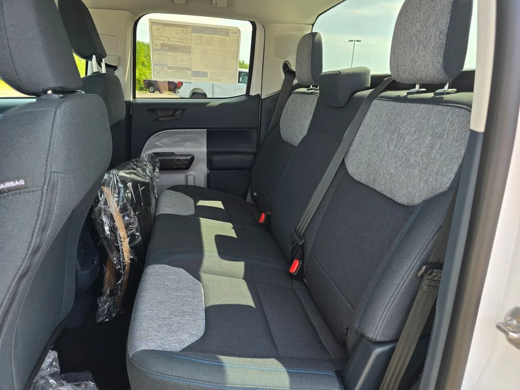 New 2026 Oxford White Ford XLT image 11