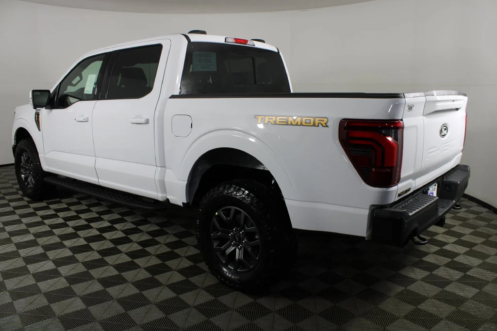 New 2026 Oxford White Ford Tremor image 4