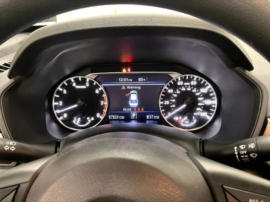 Used 2023 Silver Nissan 2.5 SV image 13