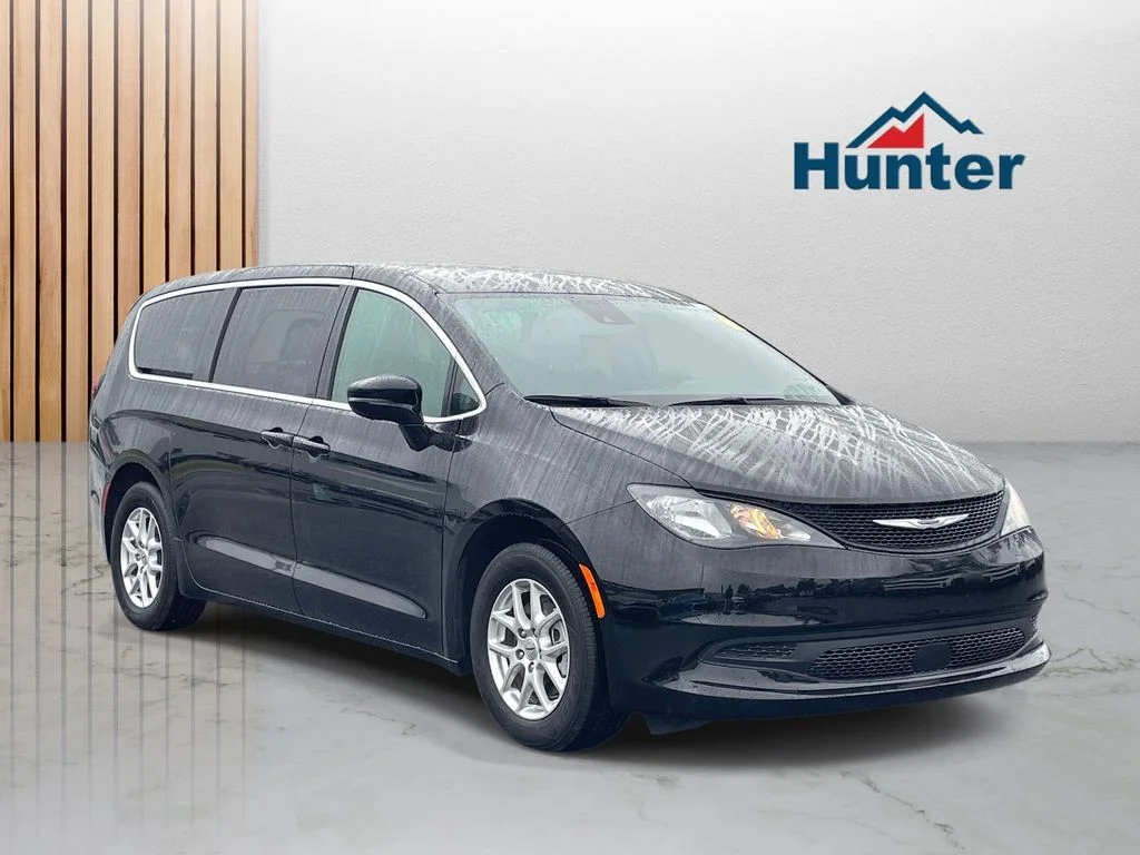Used 2025 Diamond Black Crystal Pearlcoat Chrysler LX image 1