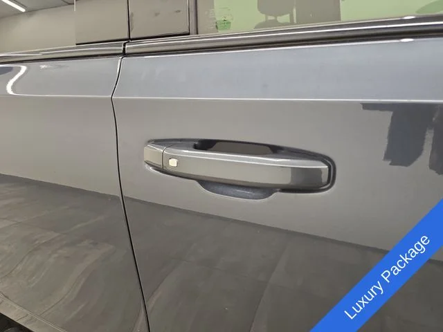 Used 2021 Shadow Gray Metallic Chevrolet Z71 image 8