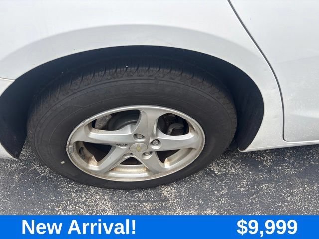 Used 2017 SUMMIT WHITE Chevrolet LS image 12