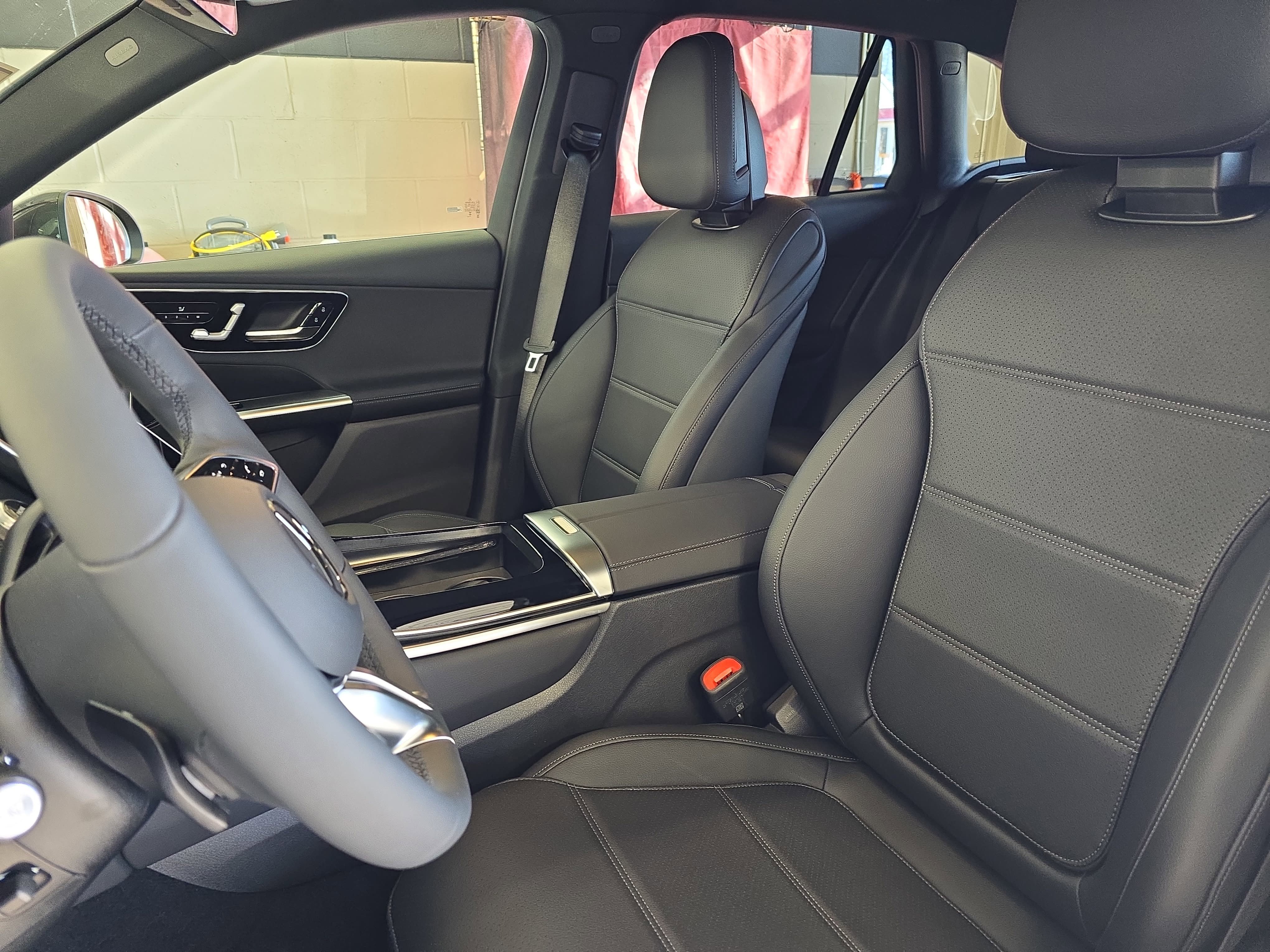 New 2026 Graphite Grey Metallic Mercedes-Benz GLC300 image 16