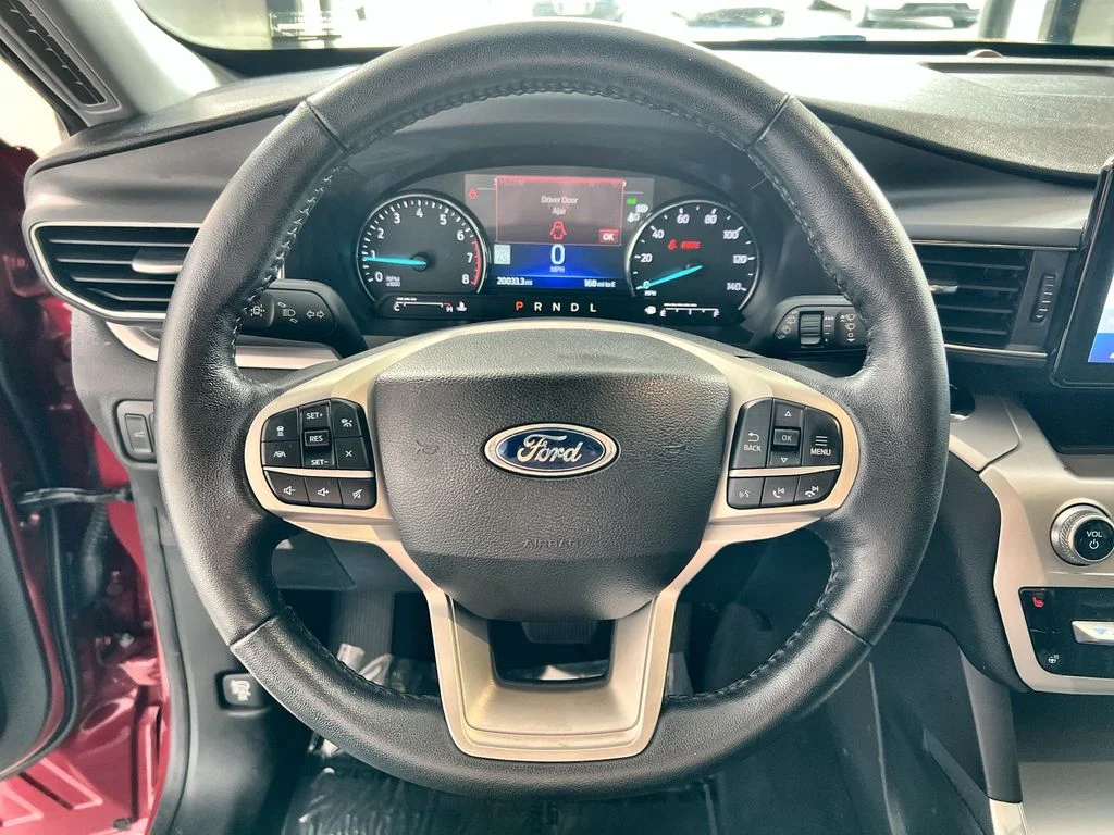 Used 2022 Red Ford XLT image 11