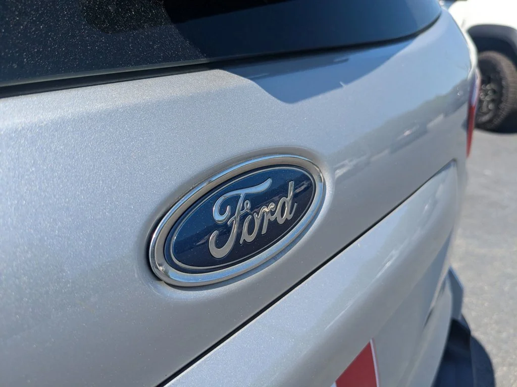 Used 2021  Ford S image 26