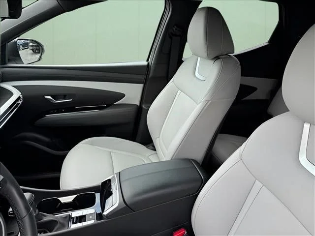 Used 2025 White Hyundai Limited image 9