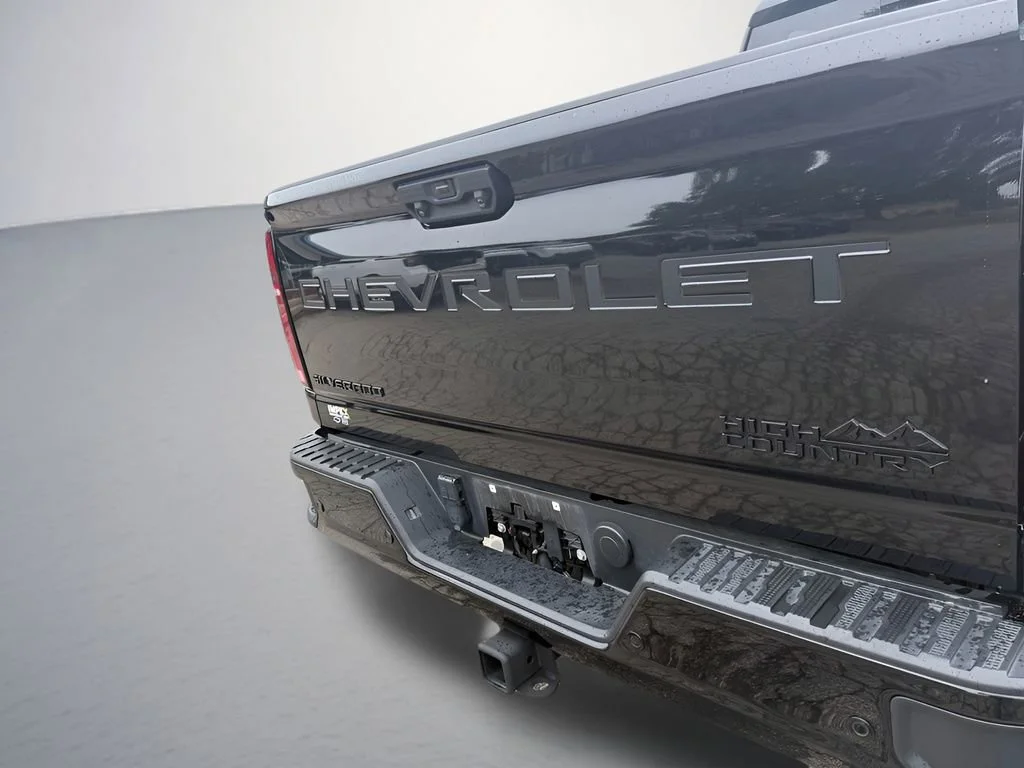 Used 2025 Black Chevrolet High Country image 37