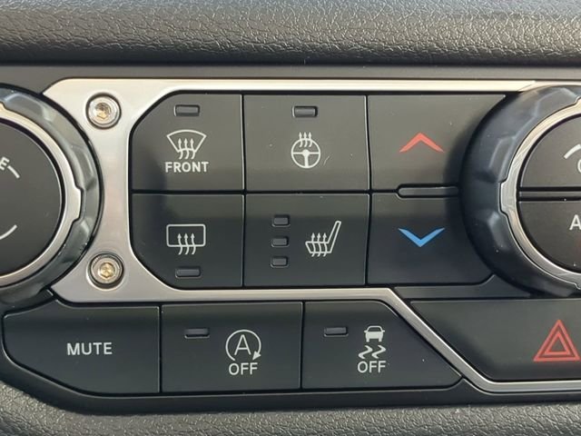 New 2025 Hydro Blue Pearlcoat Jeep Sport S image 29