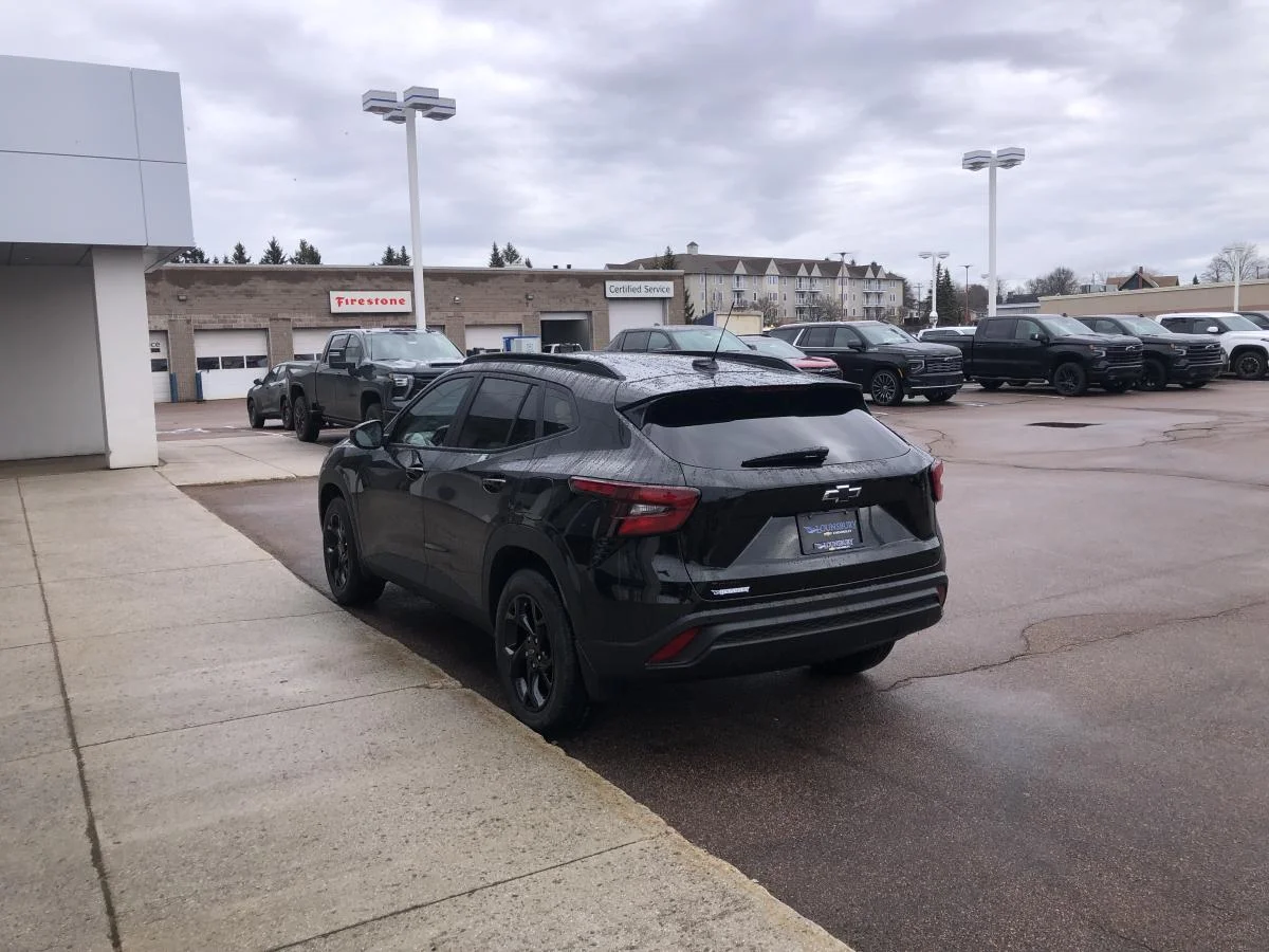 New 2026 Black Chevrolet Fwd 4dr Lt image 5