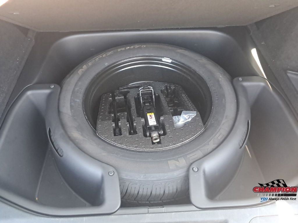 Used 2020 Crystal Metallic Jeep Limited image 16