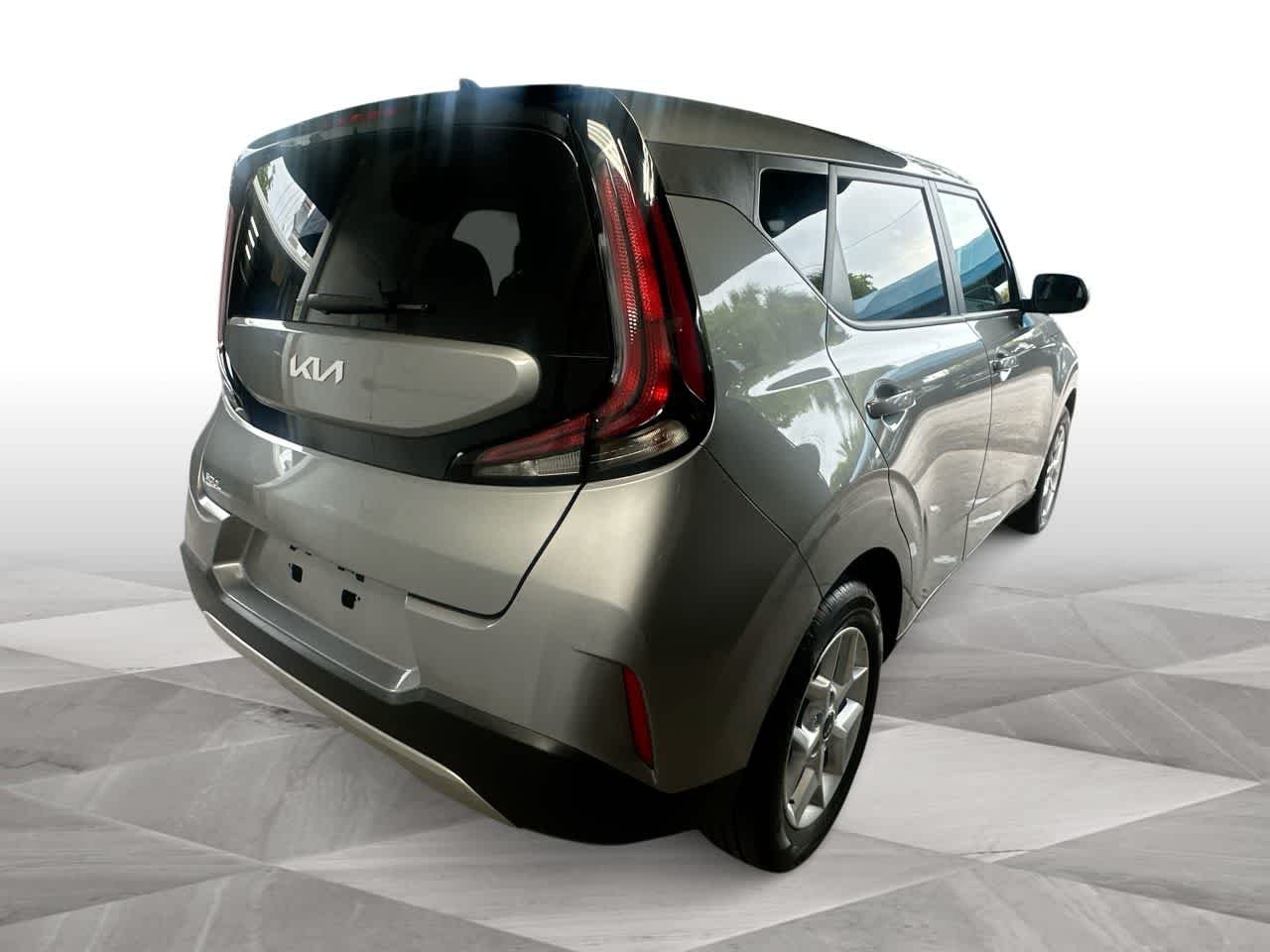 Used 2025 Steel Gray Kia LX image 8