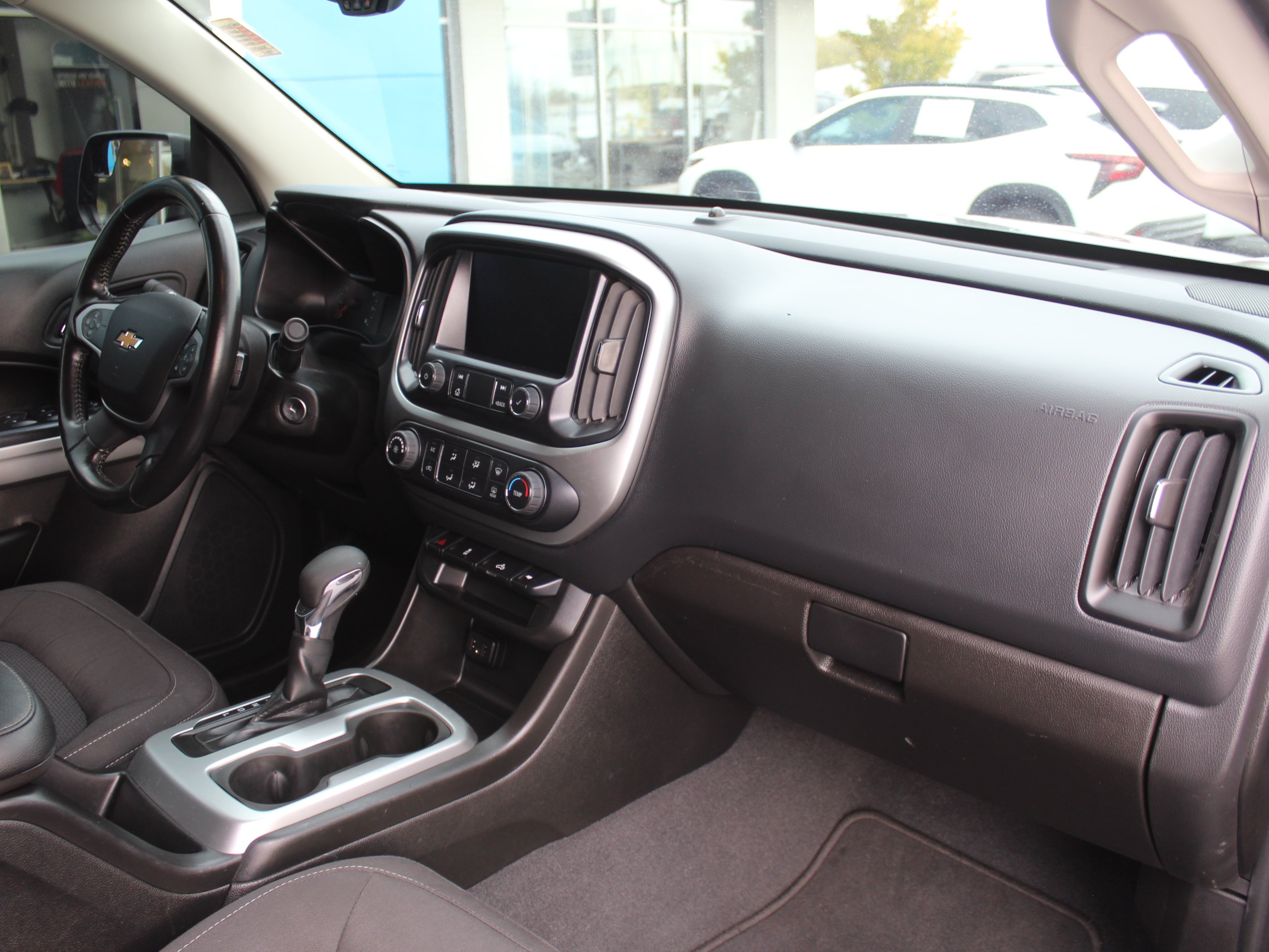 Used 2022 BLACK Chevrolet 2WD LT image 25