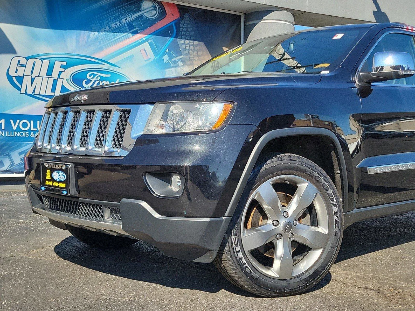 Used 2013 Brilliant Black Crystal Pearl Jeep Overland image 3