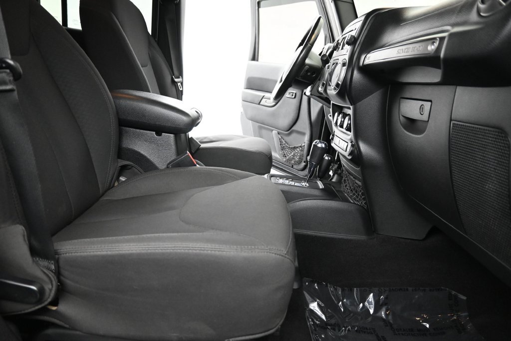 Used 2014 Black Clearcoat Jeep Unlimited Sport image 18