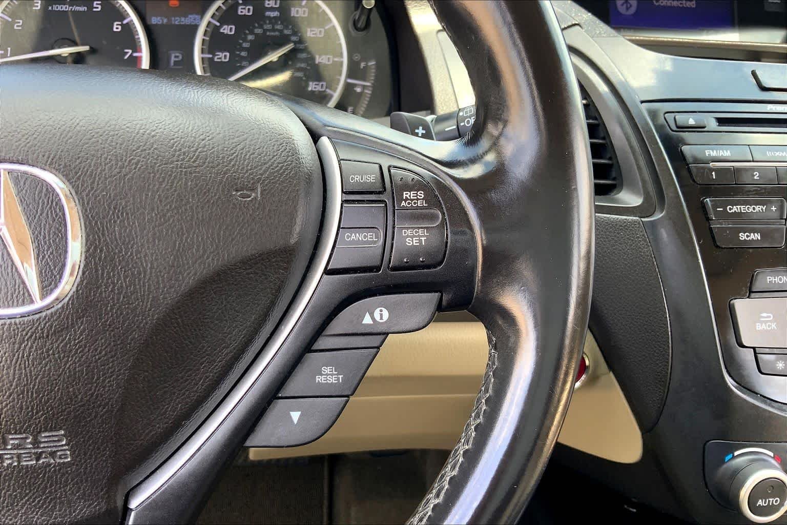 Used 2018 White Diamond Pearl Acura  image 24