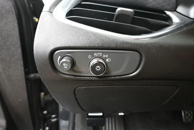 Used 2016 Gray Chevrolet LT image 28