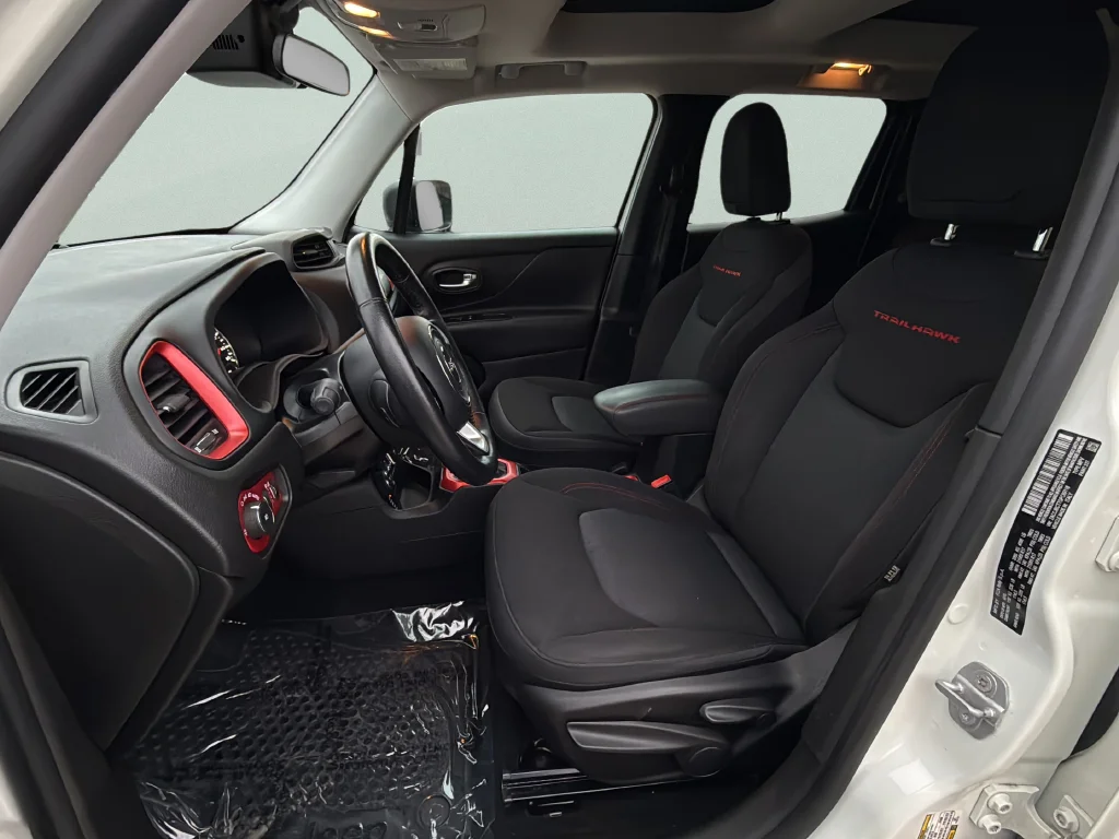 Used 2016 Alpine White Jeep Trailhawk image 25