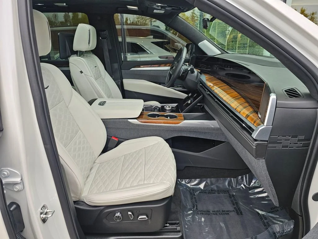 Certified Used 2025 Crystal White Tricoat Cadillac Sport Platinum image 11