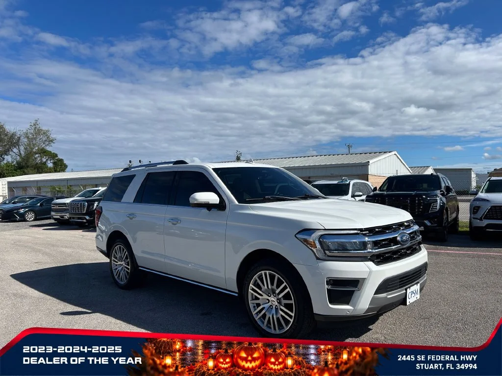 Used 2024 White Ford Limited image 2