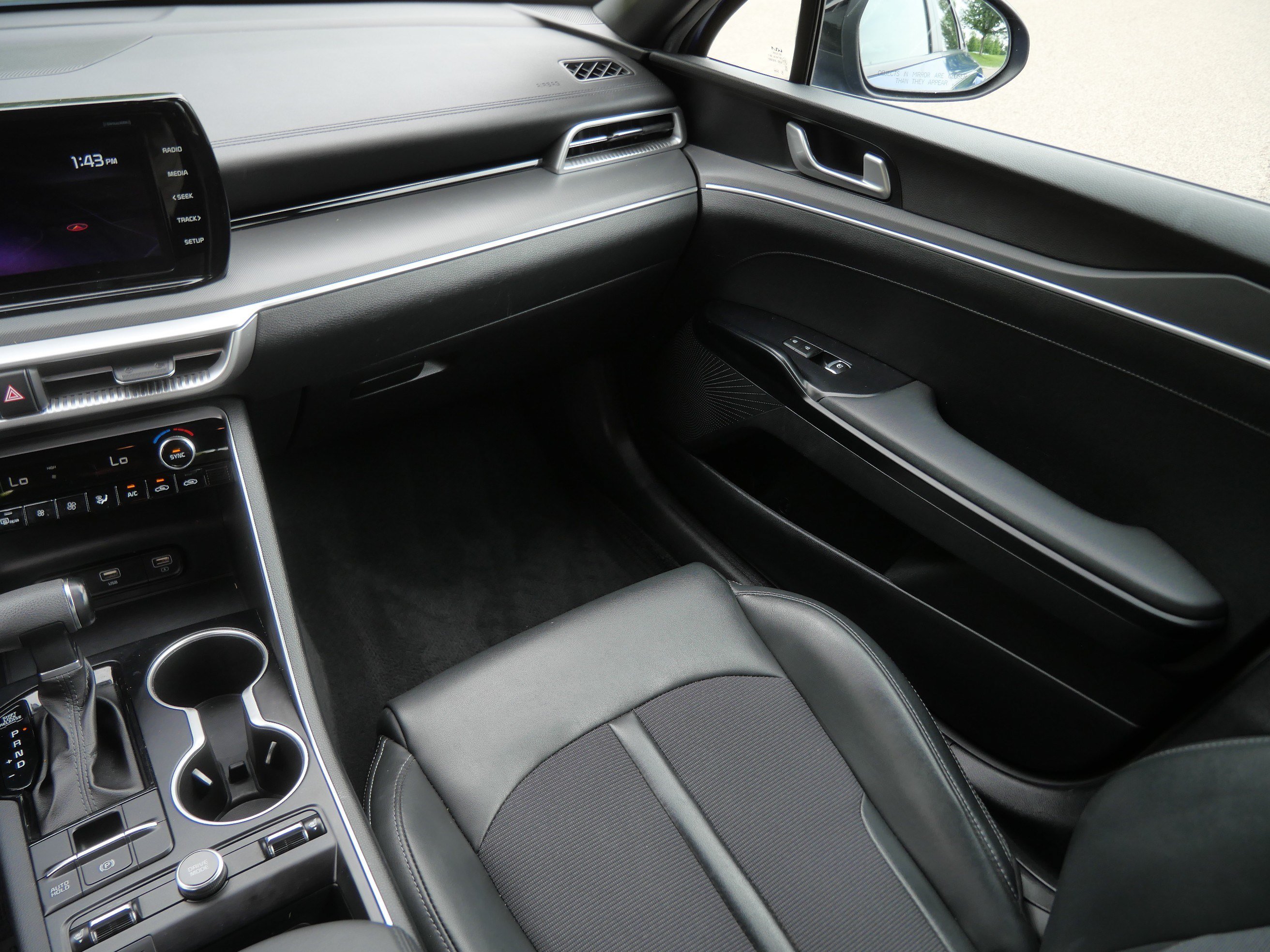 Used 2022 Sapphire Blue Kia GT-Line image 11