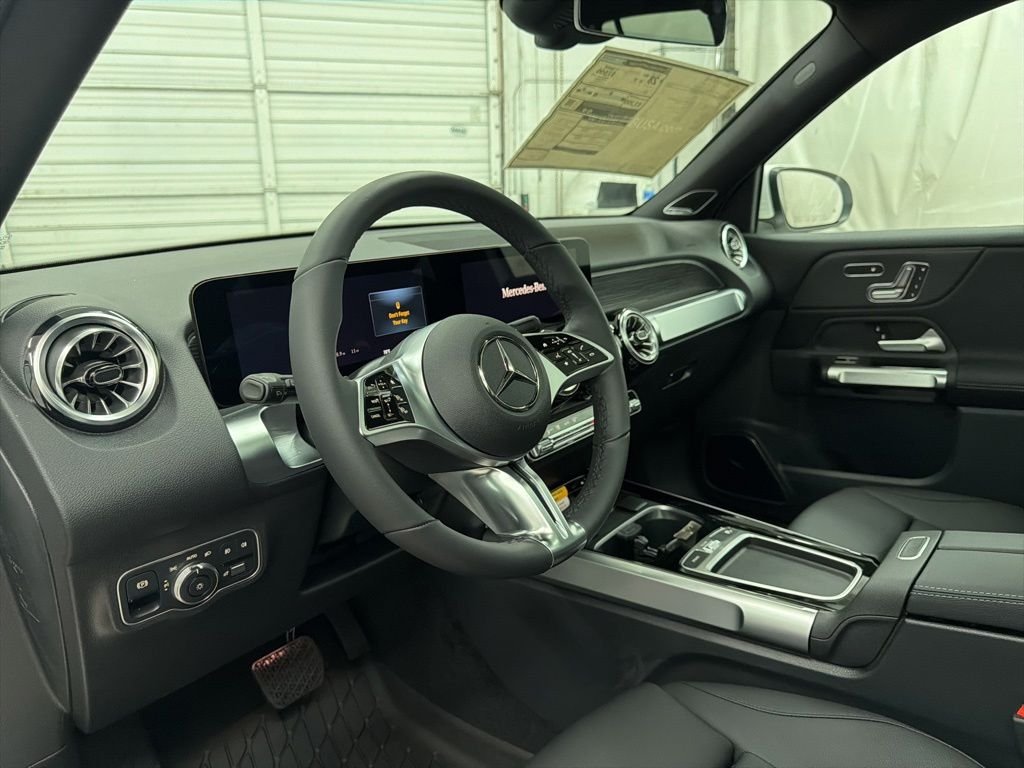 Used 2026 Polar White Mercedes-Benz GLB 250 image 12