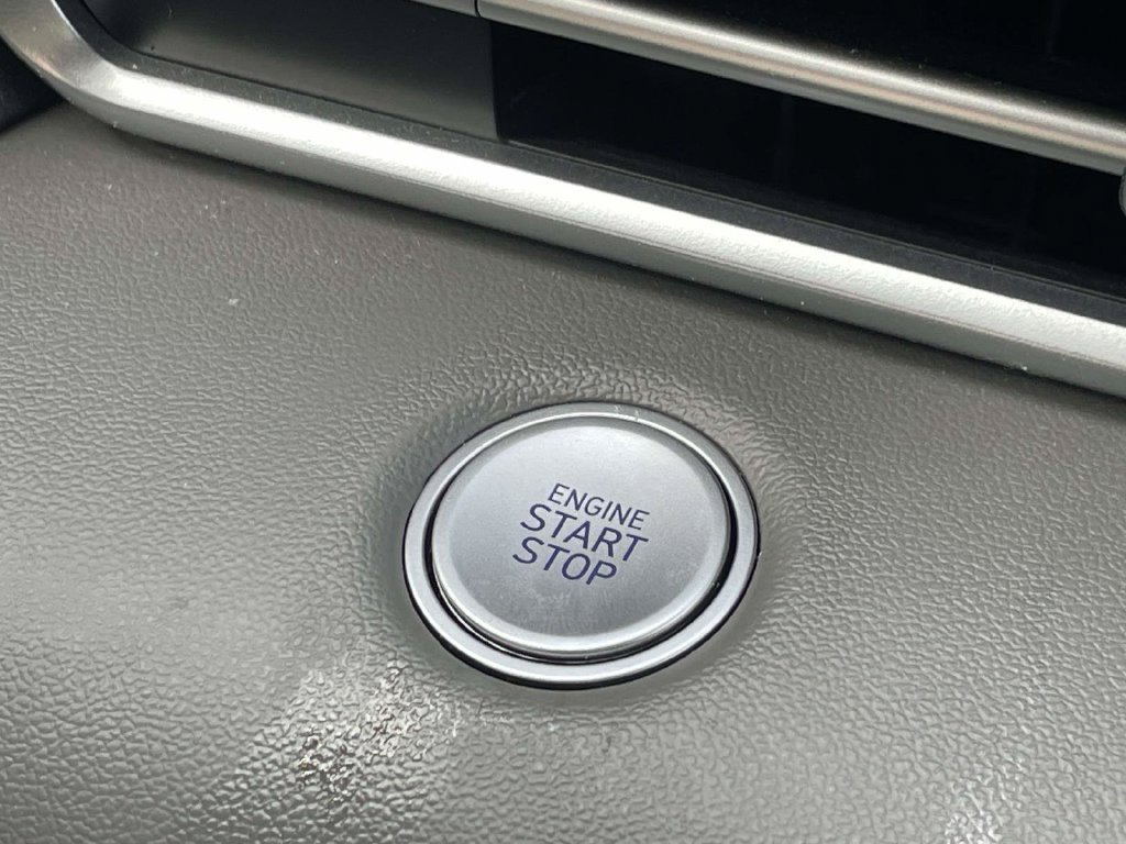 Certified Used 2025 White Hyundai SEL Sport image 8