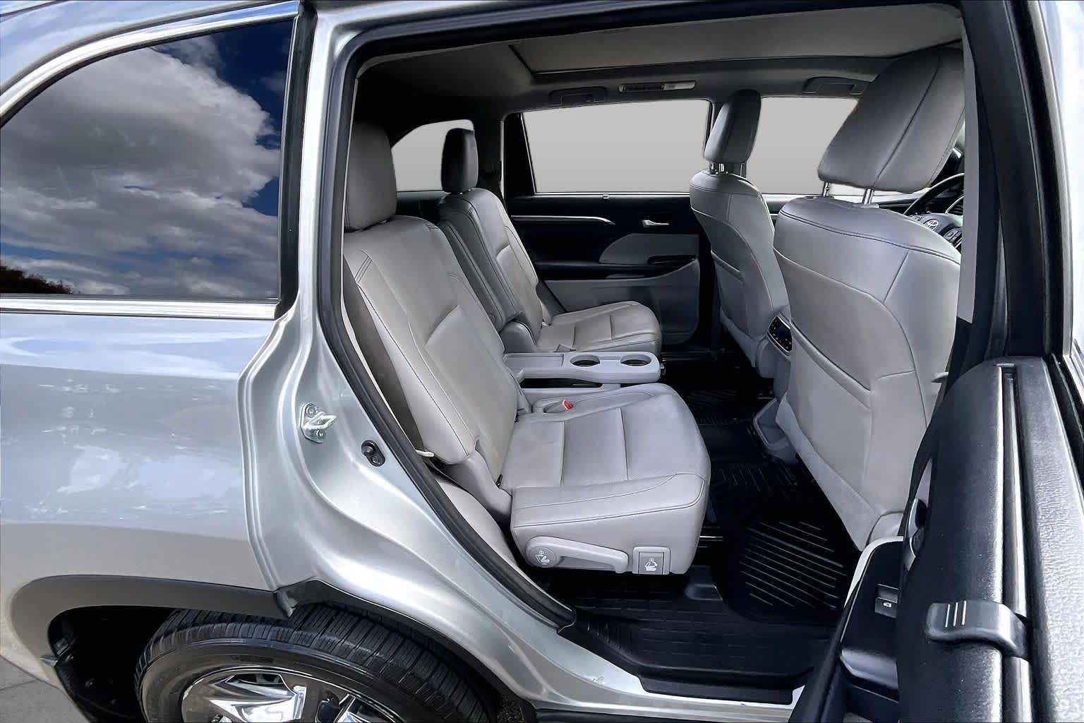 Used 2017 Celestial Silver Metallic Toyota Hybrid Limited Platinum image 19