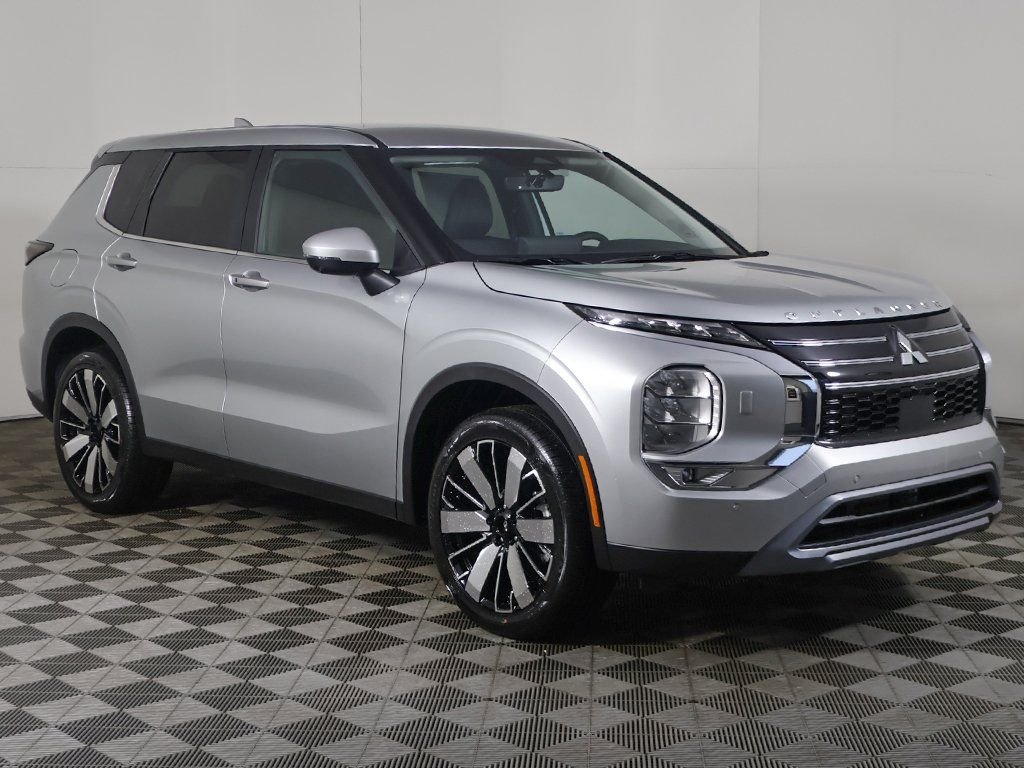 New 2026 Silver Mitsubishi SE image 53