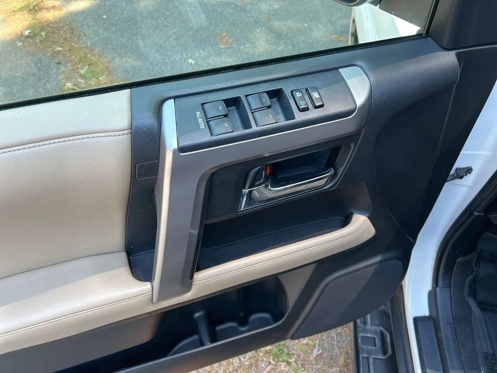 Used 2018 White Toyota SR5 Premium image 15