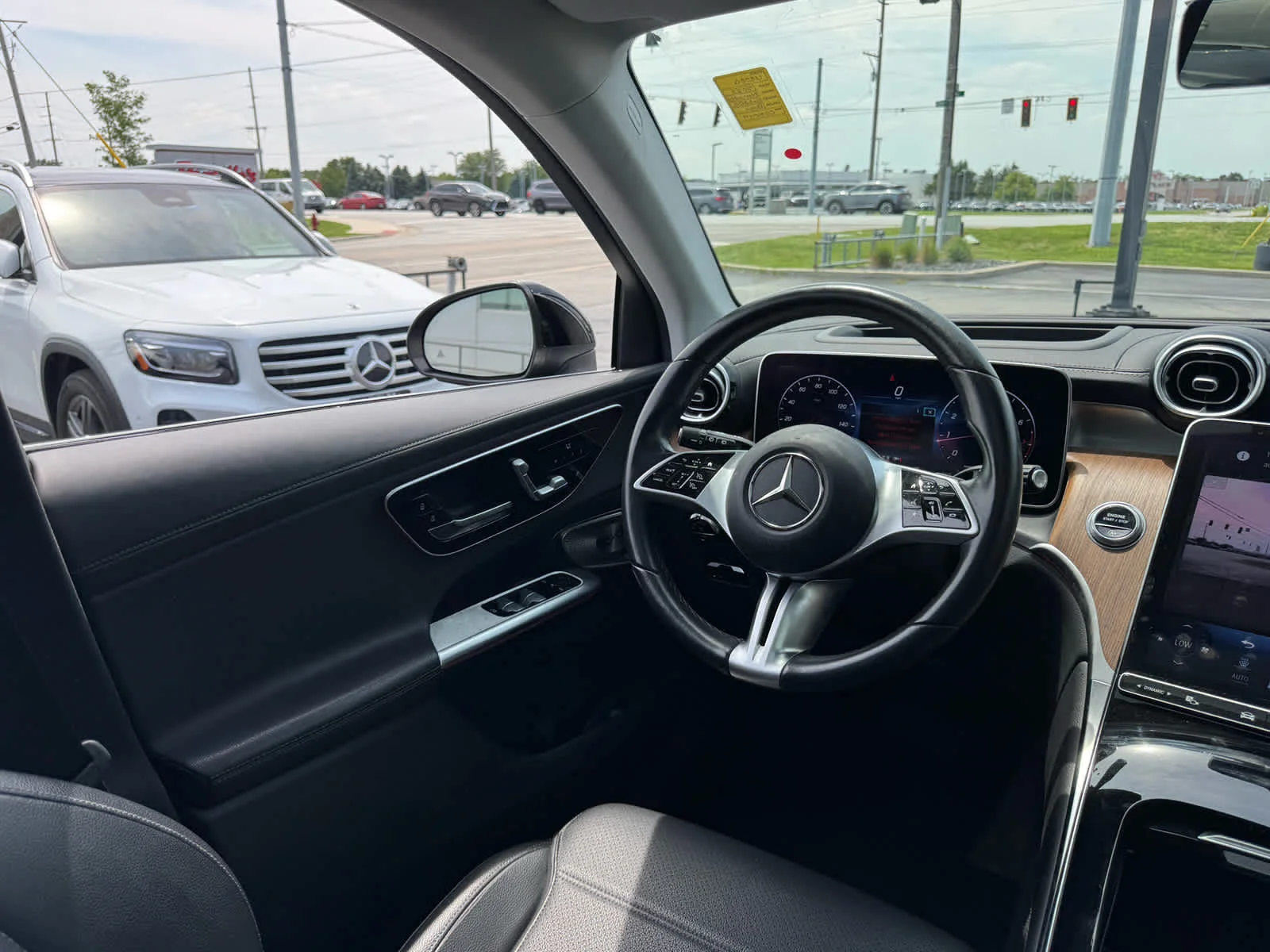 Used 2023 Black Mercedes-Benz GLC 300 image 33