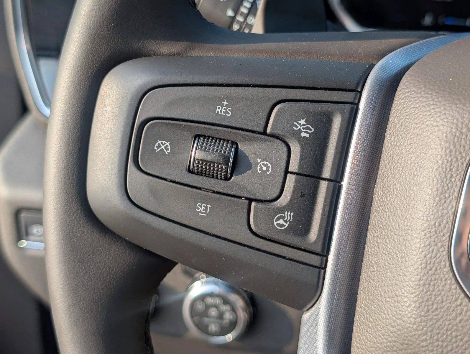 New 2026 Onyx Black GMC SLT image 29