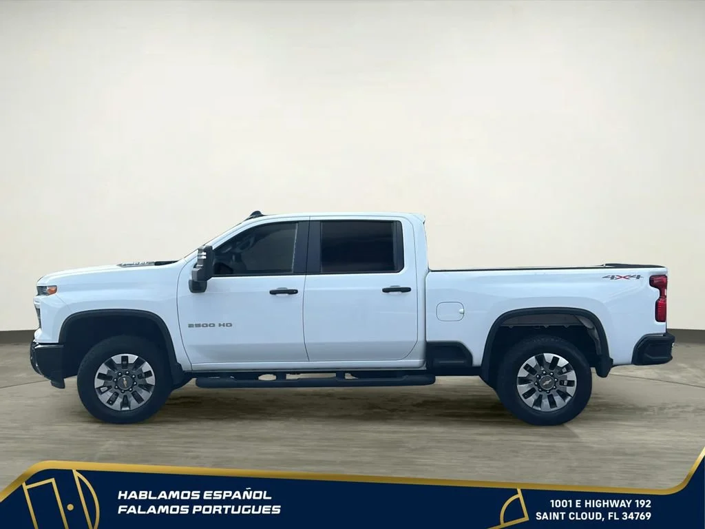 Used 2025 Summit White Chevrolet Custom image 3