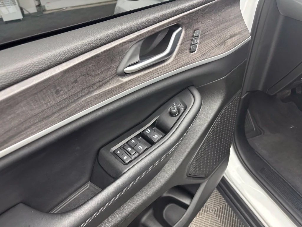 Certified Used 2024 White Jeep Limited image 19