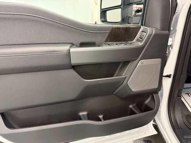 New 2026 Star White Metallic Tri-Coat Ford F-350® Lariat® image 28