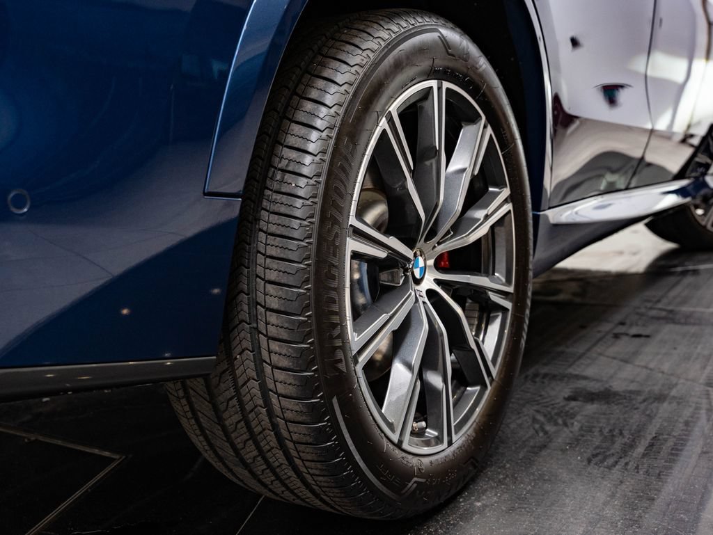 Used 2022 Phytonic Blue Metallic BMW M50i image 54