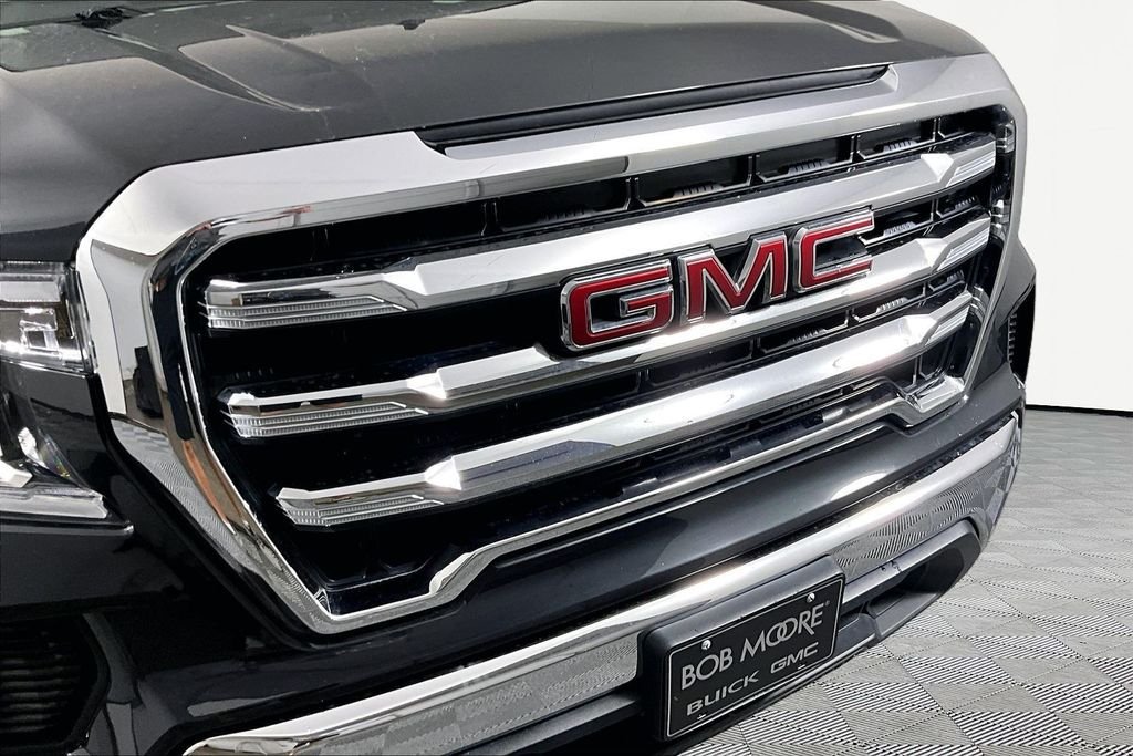 Used 2020 Black GMC SLE image 30