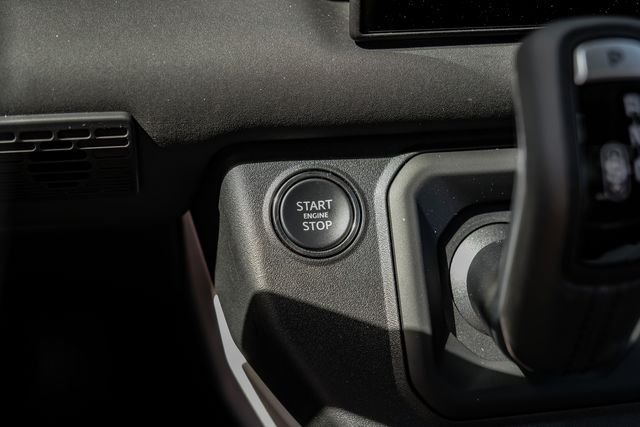 2025 Land Rover Defender X-Dynamic SE - Photo 26