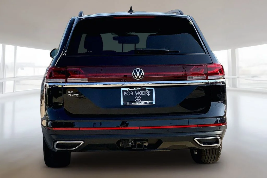 New 2026 Deep Black Pearl Volkswagen 2.0T SE w/Technology image 4