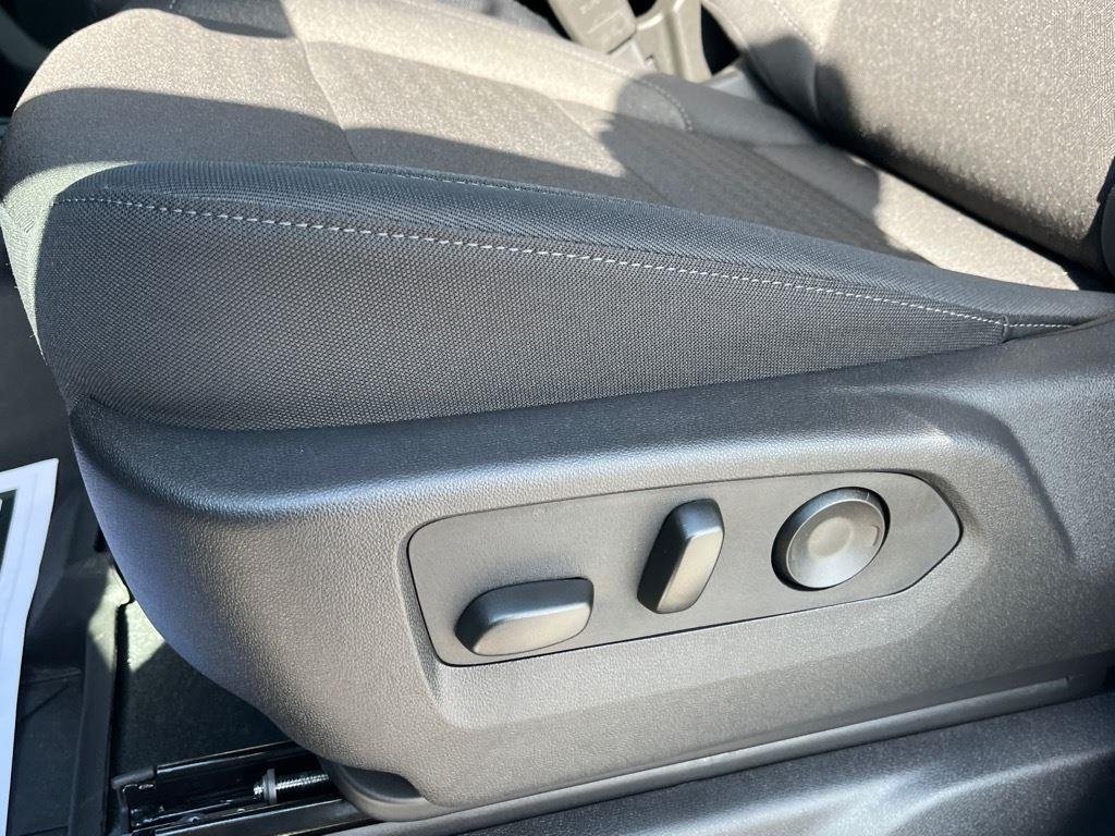 2025 Chevrolet Silverado 1500 Custom - Photo 27