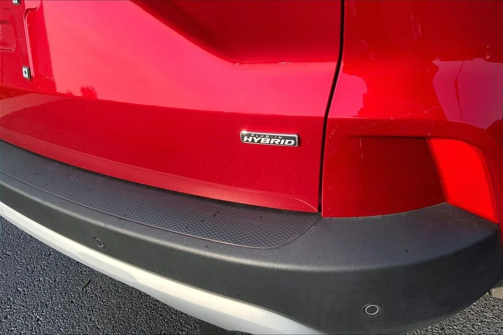 Used 2025 Red Ford Base image 4