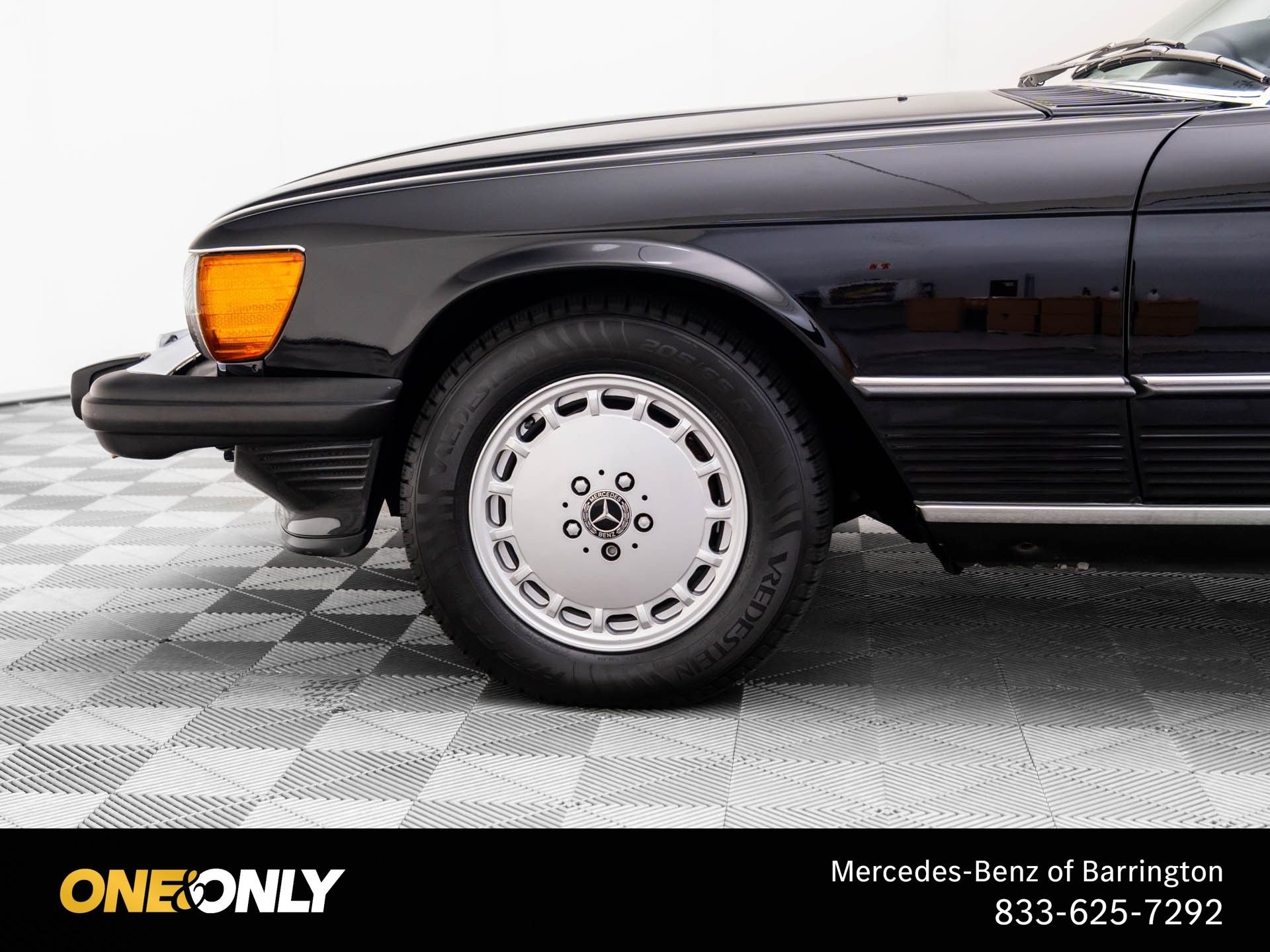 Used 1987 Black Mercedes-Benz 560 SL image 32