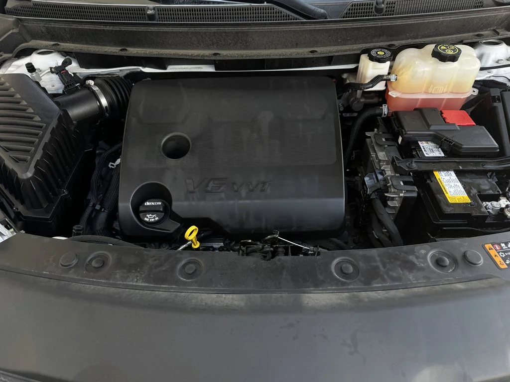 Used 2023 White Buick Avenir image 33