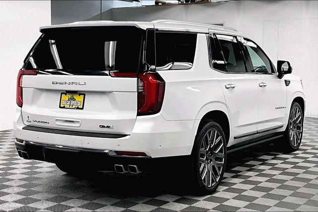 Used 2025 White Frost Tricoat GMC Denali Ultimate image 13