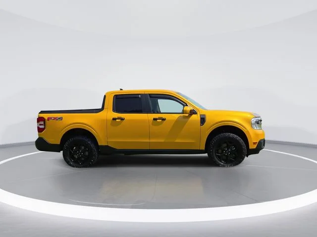 Used 2023 Orange Ford XLT image 9
