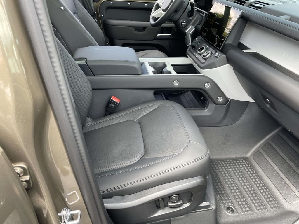 New 2026 Gondwana Stone Land Rover X-Dynamic SE image 19