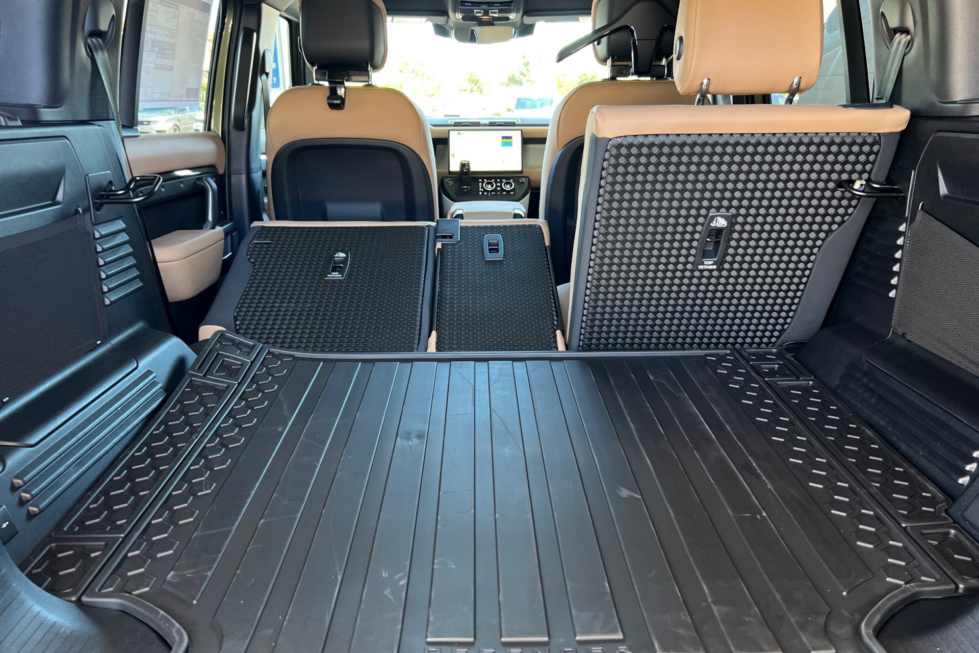 New 2026 Woolstone Green Land Rover X-Dynamic SE image 17