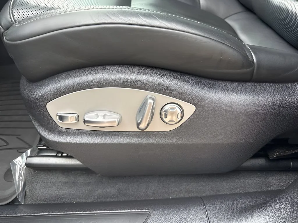 Used 2022  Porsche  image 11